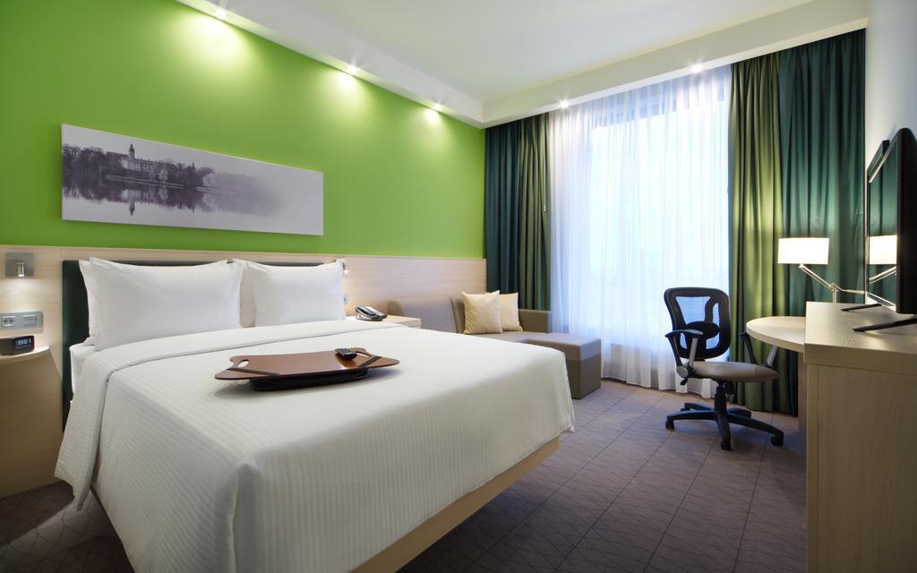 Hampton By Hilton Minsk City Centre Exterior photo