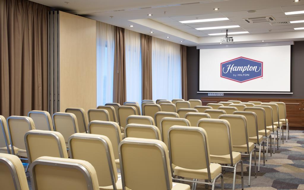 Hampton By Hilton Minsk City Centre Exterior photo