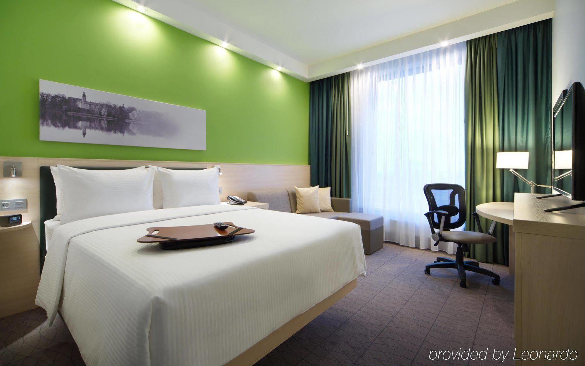 Hampton By Hilton Minsk City Centre Exterior photo