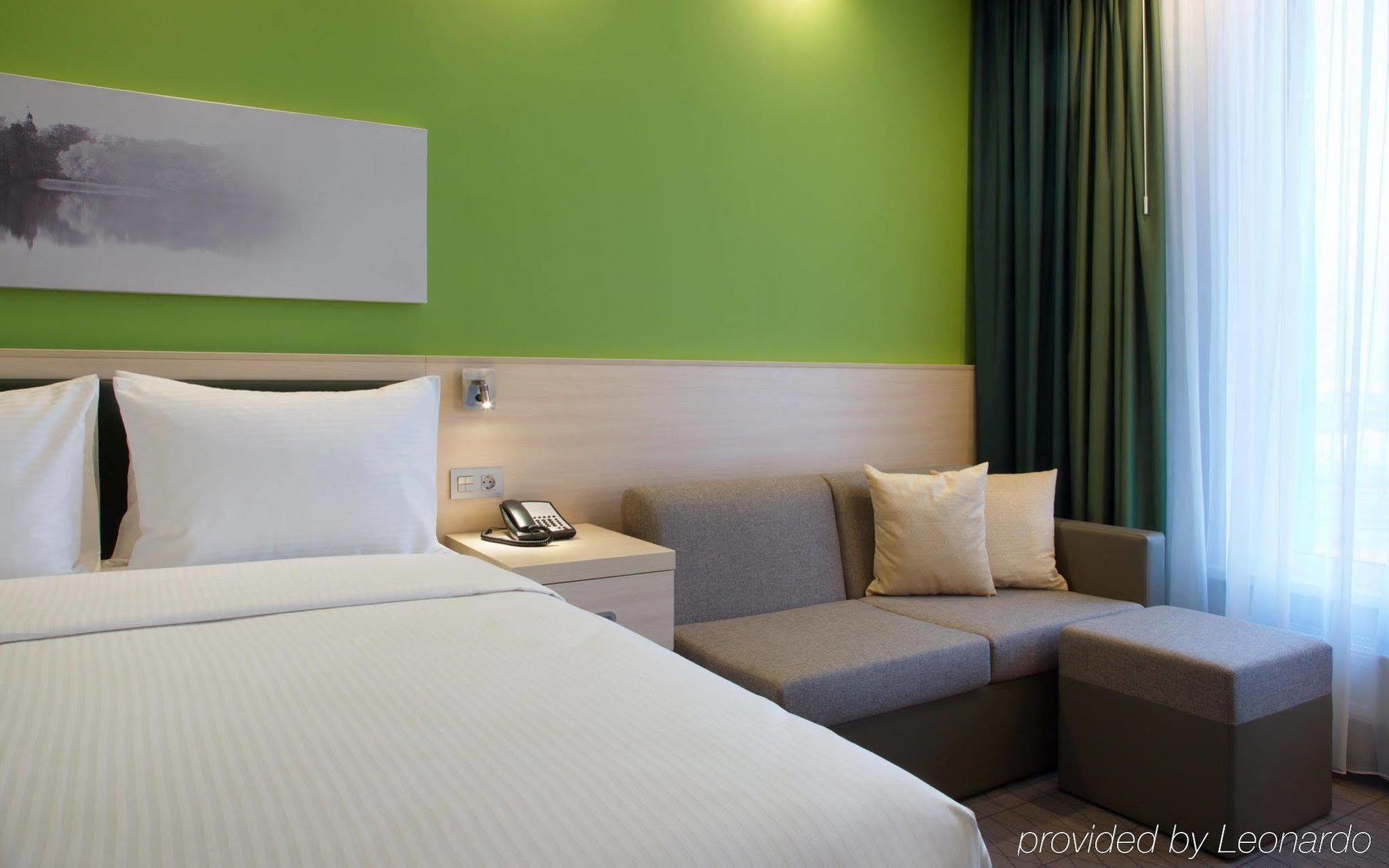 Hampton By Hilton Minsk City Centre Exterior photo