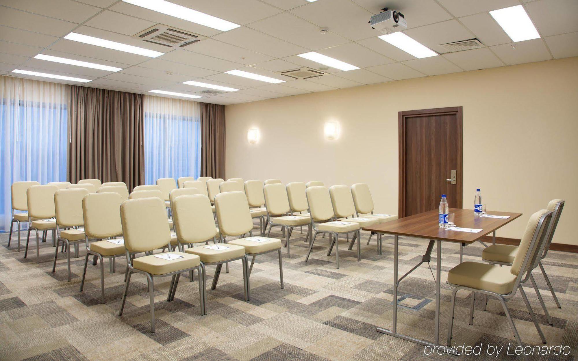 Hampton By Hilton Minsk City Centre Exterior photo