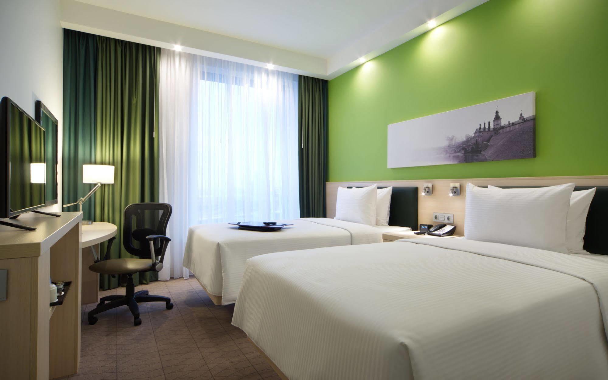 Hampton By Hilton Minsk City Centre Exterior photo
